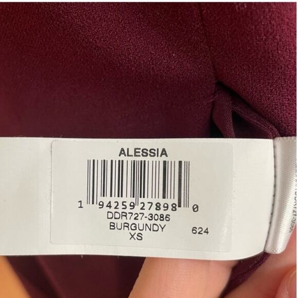 Dress The Population Alessia Wine Burgundy V-Neck Tie Waist Crepe Size XS NWT - Picture 5 of 16